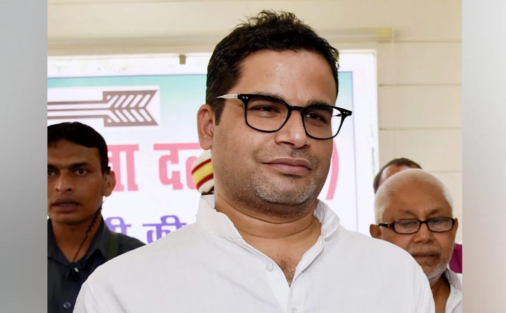 dmk party leaders i pac team prashant kishore 